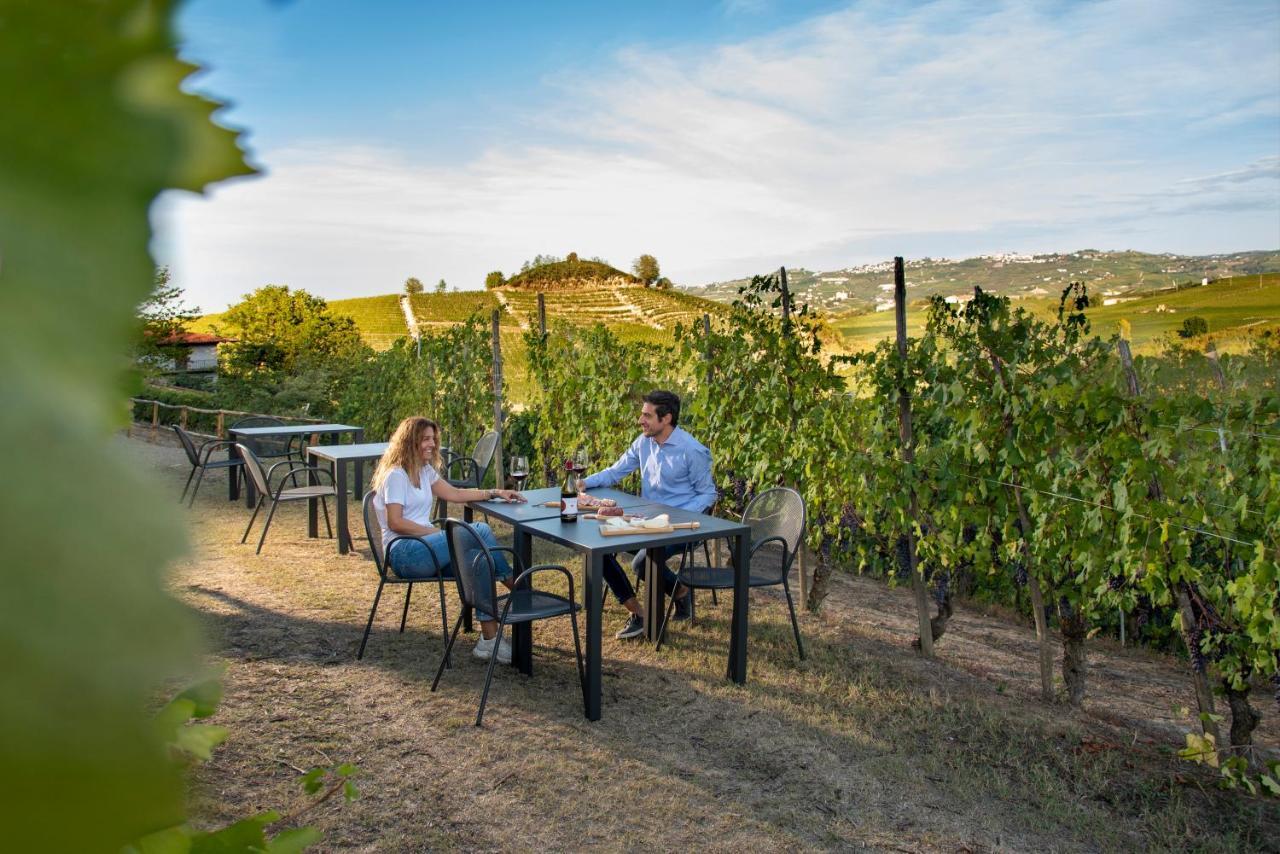 Borgo Roggeri - Country House Nelle Langhe La Morra Eksteriør billede