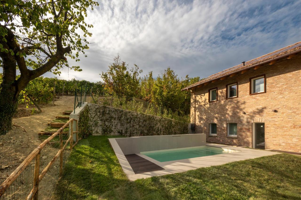 Borgo Roggeri - Country House Nelle Langhe La Morra Eksteriør billede