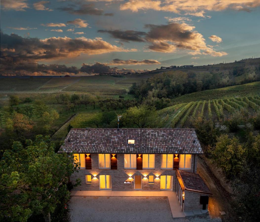Borgo Roggeri - Country House Nelle Langhe La Morra Eksteriør billede