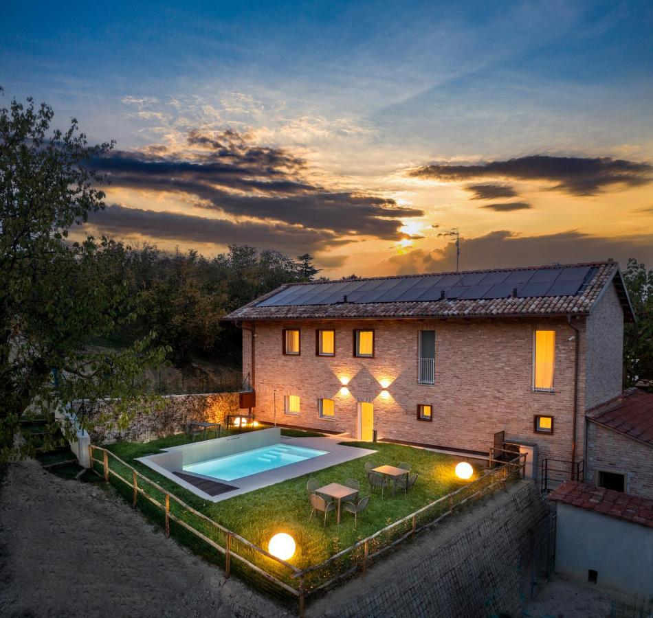 Borgo Roggeri - Country House Nelle Langhe La Morra Eksteriør billede